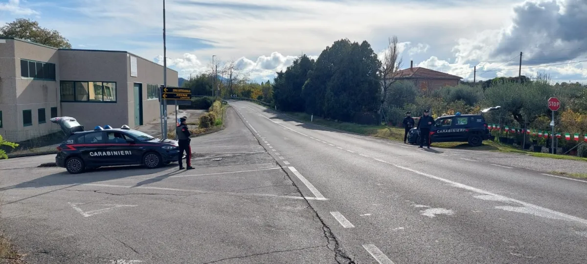 Montecchio, sorpreso con la cocaina in auto: aggredisce i Carabinieri e offre 200 euro per evitare l’arresto