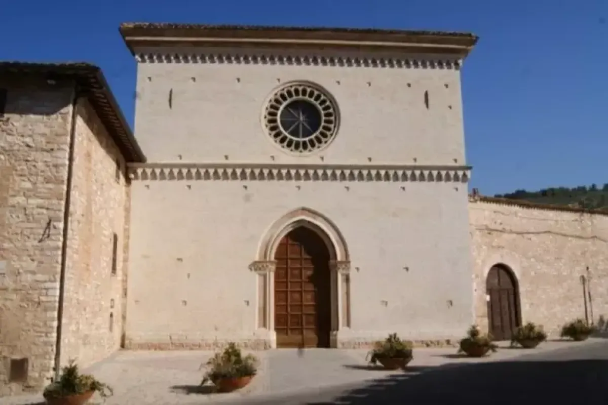 Spello, ritrovato a Vallegloria un antico tessuto legato dalla tradizione a San Francesco