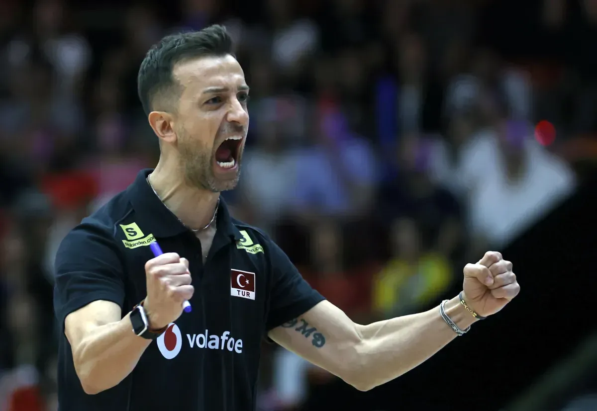 Volley femminile, la Turchia del folignate Santarelli sfida l'Italia nella finale dell'Europeo