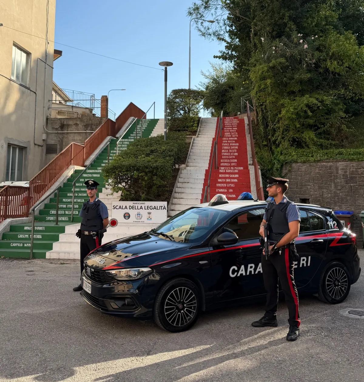 Marsciano, scatta il controllo e nell'auto spuntano 2,5 chili di hashish: arrestati padre e figlio
