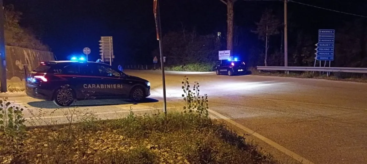 Nocera Umbra, schianto contro il guardrail sulla Flaminia: alcoltest choc per un 42enne