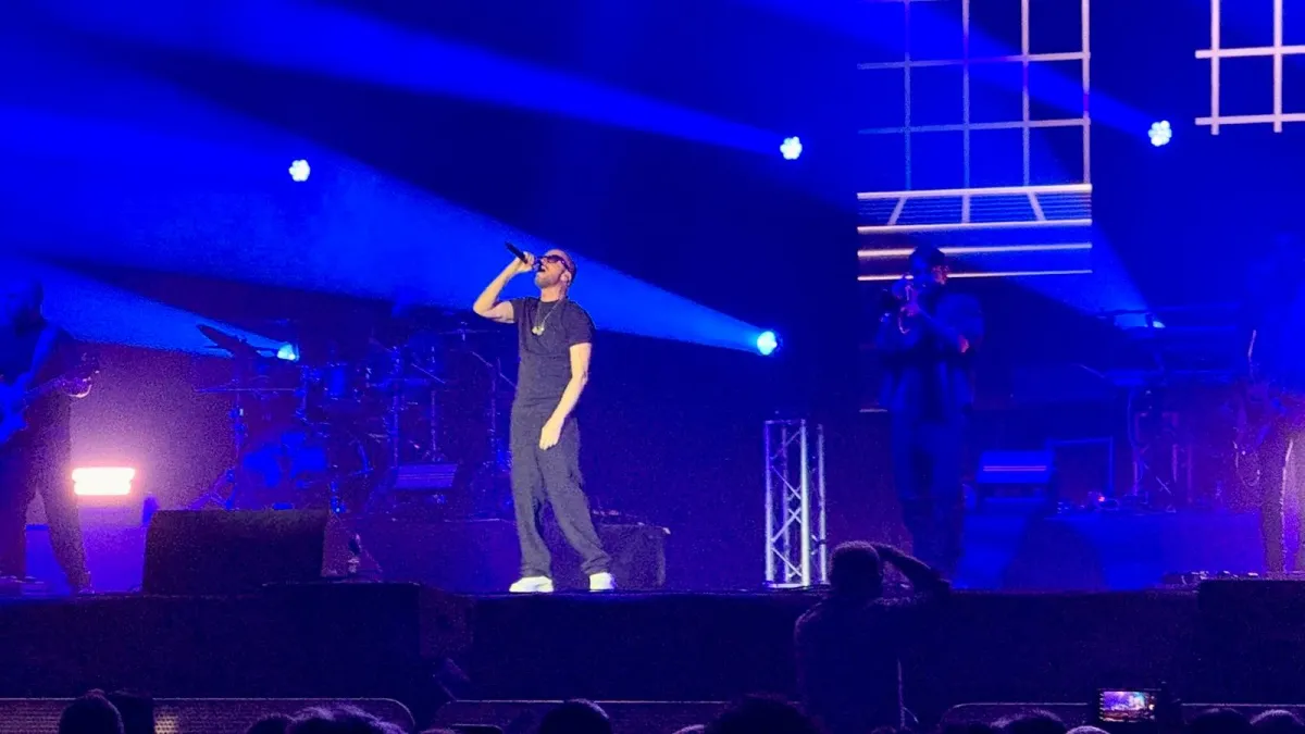 Il Pala Terni si accende con Raf e il suo 'Infinito Tour'. Un viaggio tra grandi successi e ricordi