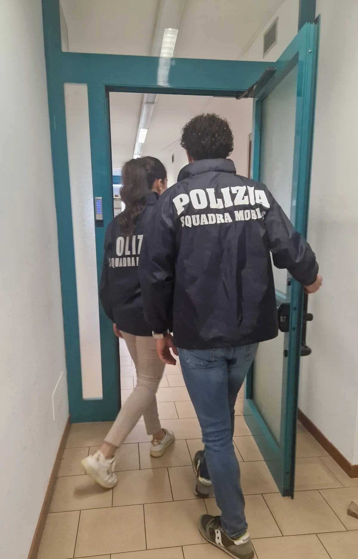 Perugia, aveva provato a spingere la compagna fuori dalla finestra. Scatta il braccialetto elettronico per un 29enne