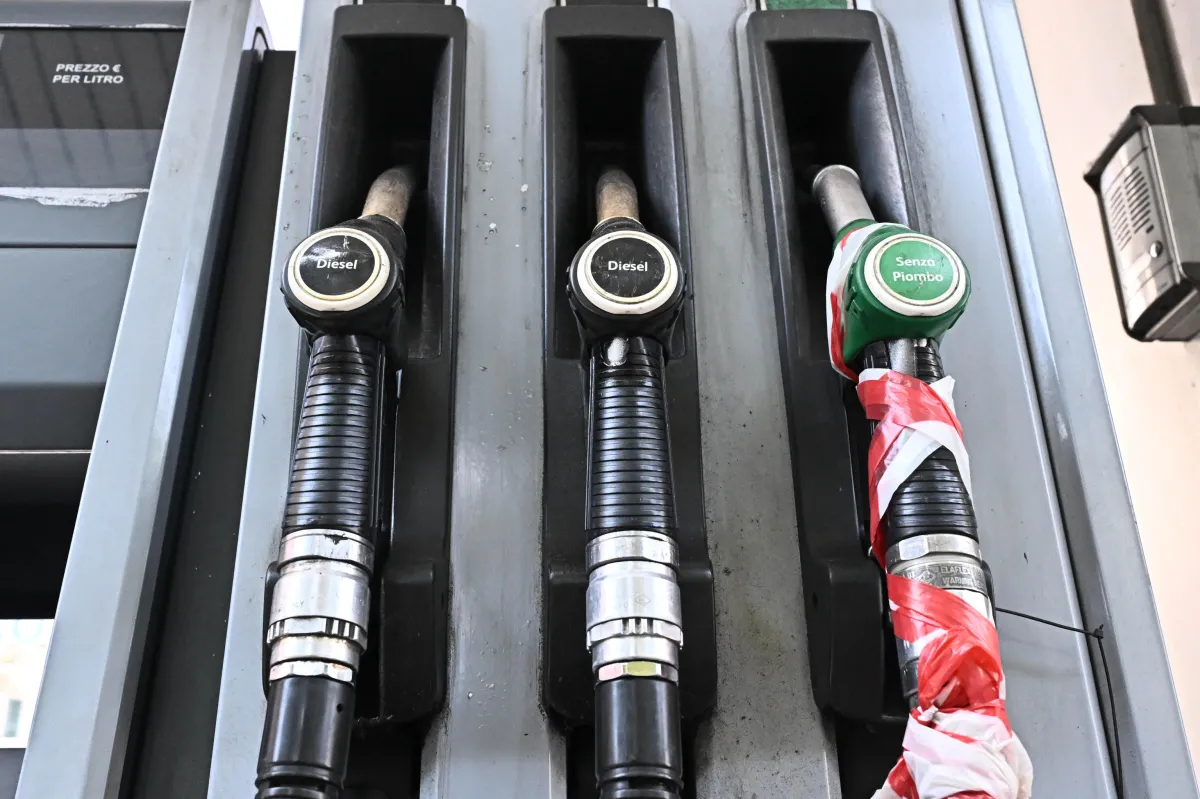 Caro carburante in Umbria: oltre 5 mila imprese a rischio tra autotrasporto, taxi e agenti