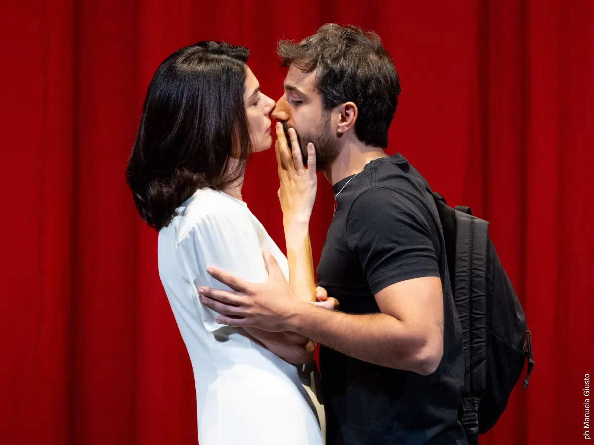 'Scandalo', al Secci lo spettacolo di Cotroneo con Anna Valle e Gianmarco Saurino che sfida i tabù