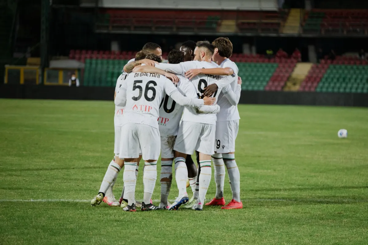 Ternana-Recanatese LIVE, diretta e risultato in tempo reale: segui la gara delle Fere