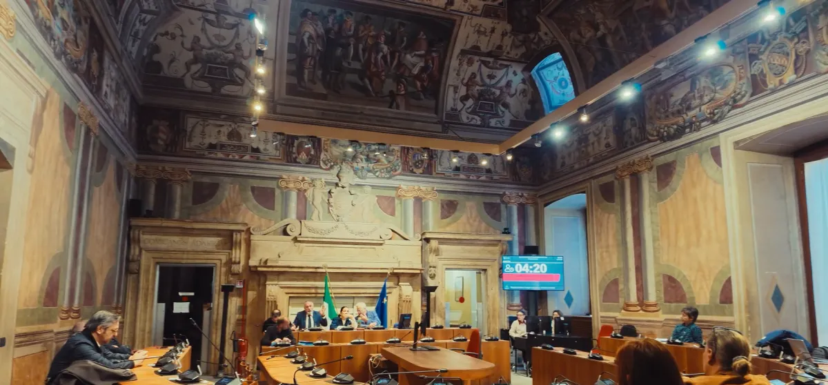 Terni, Bandecchi frena la crisi: spiraglio con Mengaroni e via libera agli atti caldi
